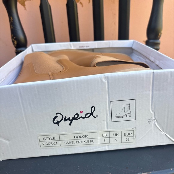 Qupid Camel Ankle Boots with Chunky Heel - Picture 2 of 5